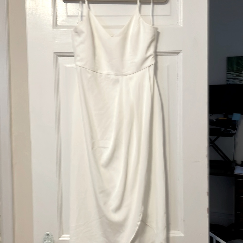 BEAUTIFUL WHITE DRESS